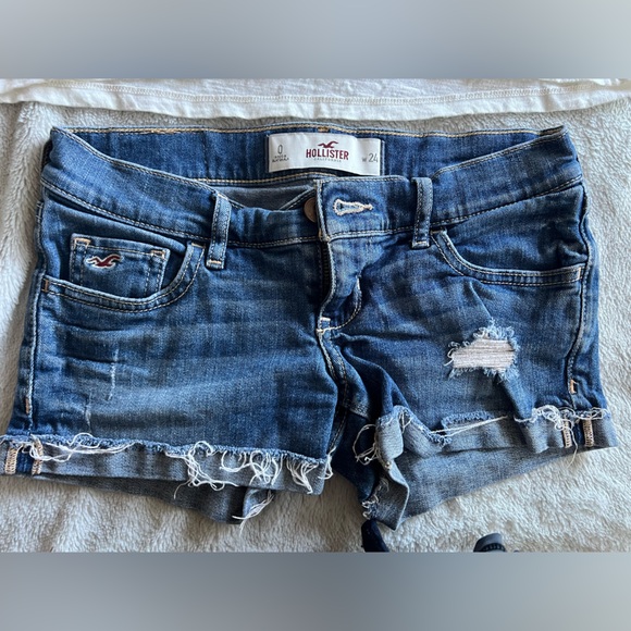 Hollister Outfit Bundle - Picture 3 of 6